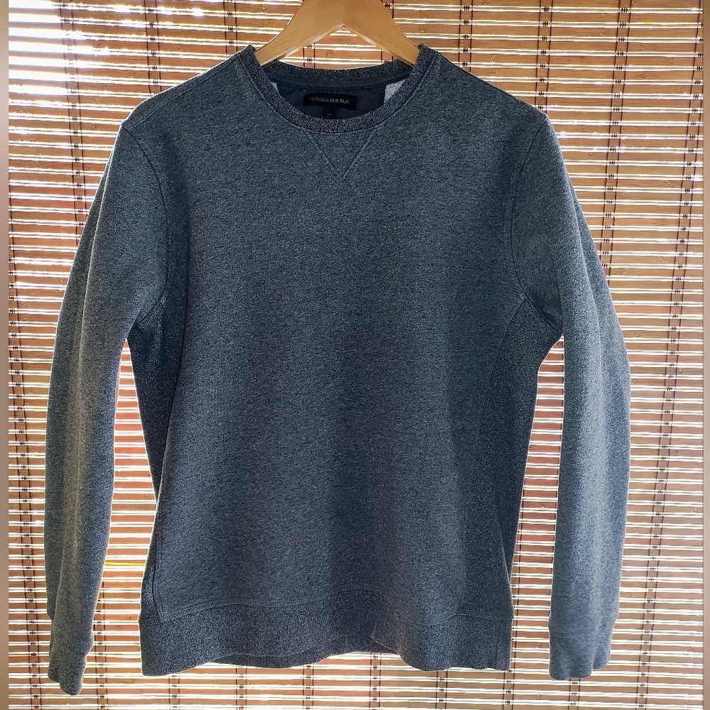 Banana Republic Gray Crewneck Sweatshirt Classic !